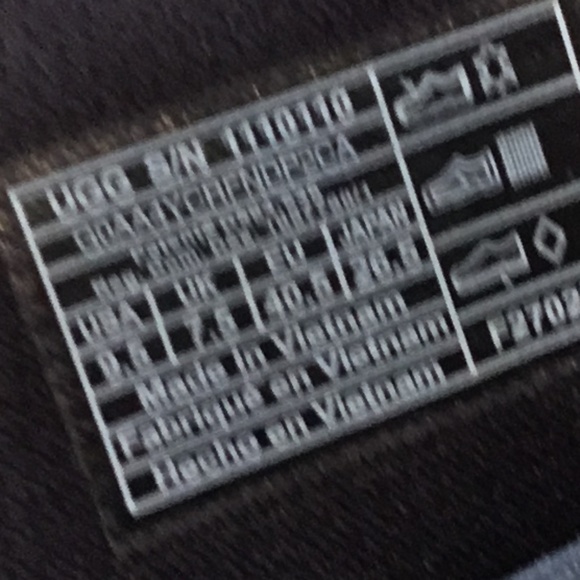 UGG Laton Black Slides - Picture 5 of 6